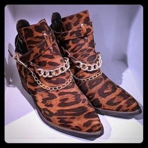 Leopard Print Booties w/Gold Chain Buckle, Sz 8.5